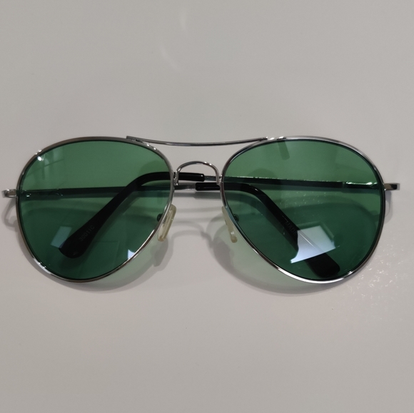 SOLD Green NYC Sunglasses - Picture 1 of 3